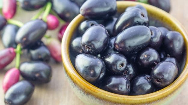 Jamuns are rich in fibre and can help in getting relief from constipation