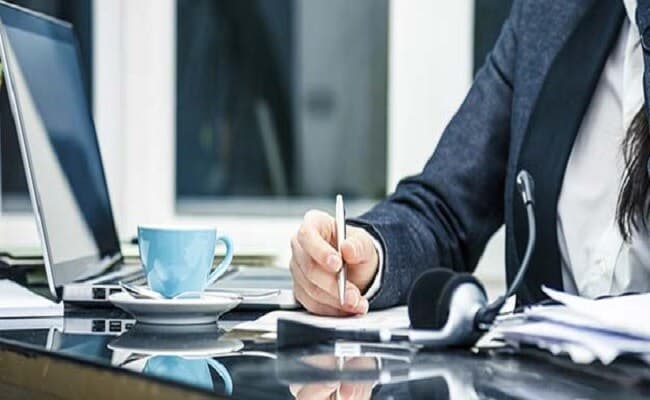 Keeping a notepad while working can help you jot down your ideas better