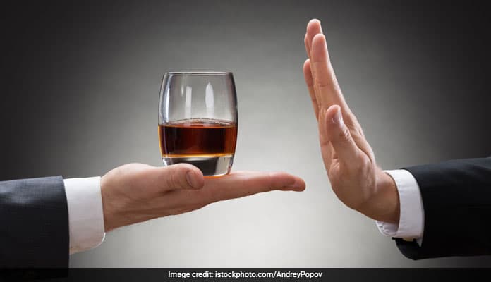 IMA advisory prohibits the doctors to drink with the non-doctors