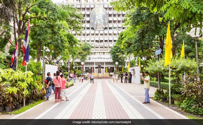 Gujarati doctor couple commits to donate $200 million