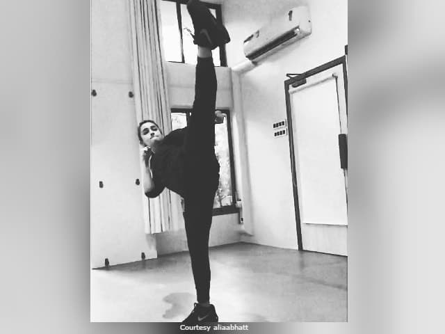 Alia Bhatt working out hard in the gym