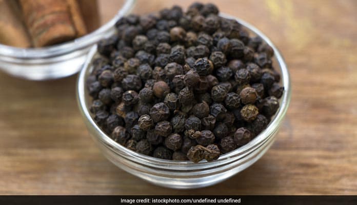 Health Benefits of Black Pepper: Here are 5 great health benefits of black pepper you never knew.