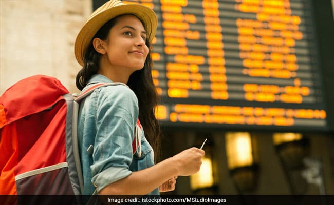 Tips to eat healthy while travelling