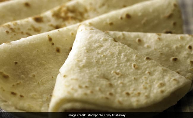Nutritionist Pooja Malhotra says you can consume whole wheat roti on a daily basis