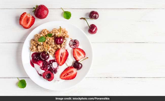Weight loss: Choose healthy snacks to beat hunger pangs