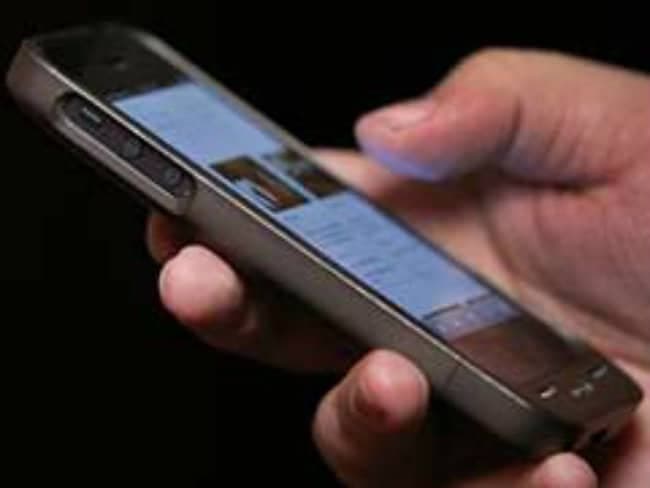 The new smartphone application helps connect rescuers with lifesaving AEDs and victims with sudden cardiac arrest.