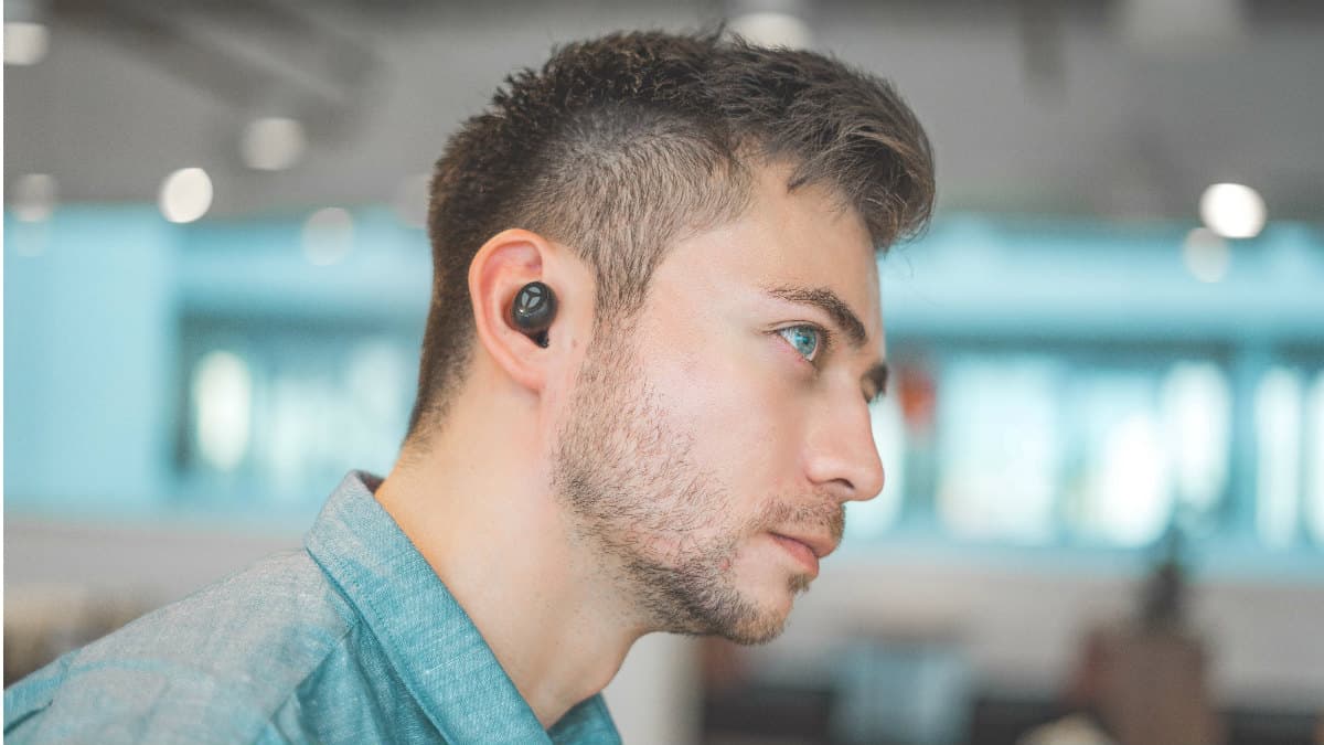 Here's Why The Indian Health Ministry Warns Against Prolonged Use Of Earphones
