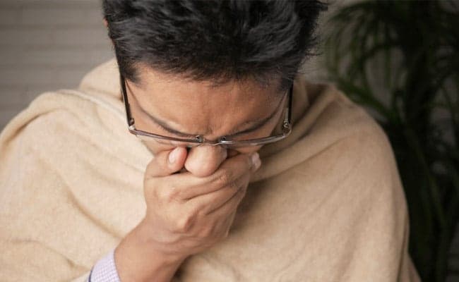 Tips To Keep Flu At Bay: Early Signs And Treatment