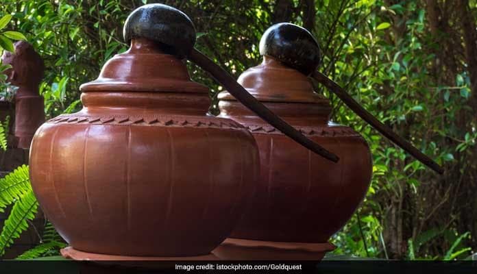 There are some real health benefits of drinking water from a clay pot
