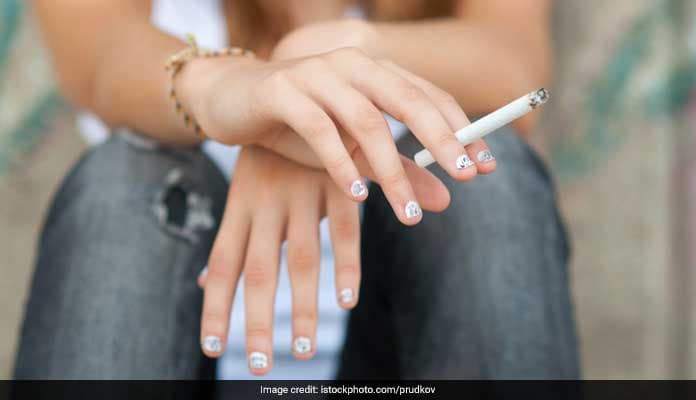 Why do women find it more difficult to quit smoking