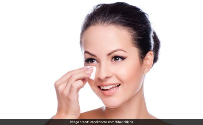 Use homemade moisturisers instead of branded ones to deal with dry skin in winter.