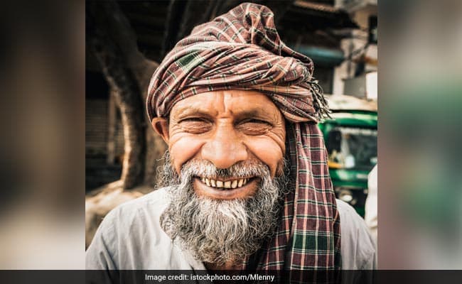Poor oral hygiene is strongly linked to weakness in older age in men