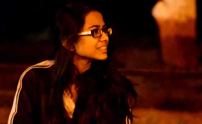 She Was Alone at a Bus Stand With a Strange Man. This is What Happened