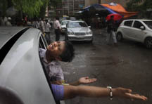 delhi rain216.jpg