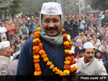 Arvind_Kejriwal_garland_AFPcredit_360_4.jpg