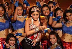 IPL_opening_Kareena_295.jpg