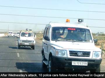 Kejriwal_police_cars_Gujarat_Supered_360x270_25.jpg