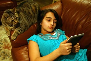 Digital tablets can improve reading of visually impaired - study