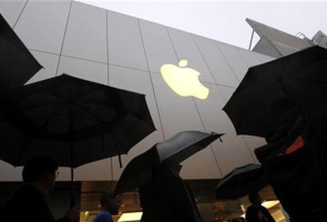 Apple shares set to cross $1,000 mark, says analyst