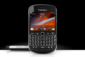 BlackBerry Bold 9900 launched in India