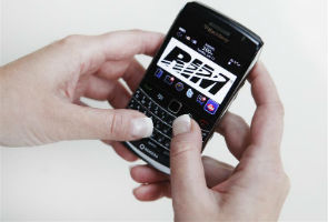 RIM lures developers with prototype BlackBerry 10 device