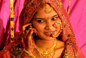 Indian brides told to reduce mobile phone use
