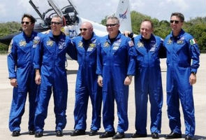 Endeavour astronauts to take YouTube questions