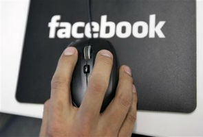 Facebook, LinkedIn boost privacy drive 