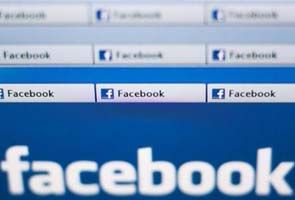 25% online time spent on social networks, 4 out of 5 Indians use Facebook