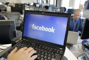 U.S. senators flame Facebook's Saverin on taxes