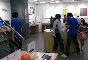 China officials find 5 fake Apple stores in 1 city