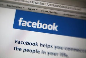 Greenpeace urges Facebook to 'like' green energy