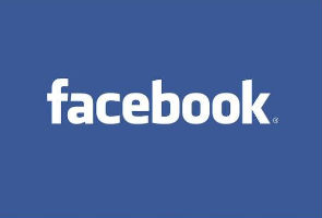 NYSE courts Facebook as lawsuits follow IPO mess