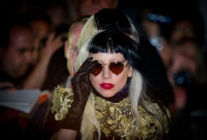 Lady Gaga first to reach 10 million followers on Twitter