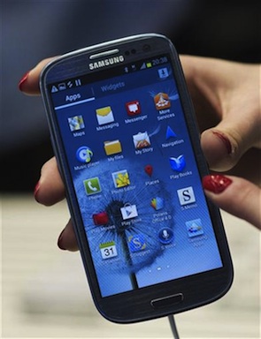 Samsung Galaxy SIII greeted by mixed reactions