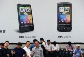 Quiet and brilliant, Taiwan's HTC is smartphone star