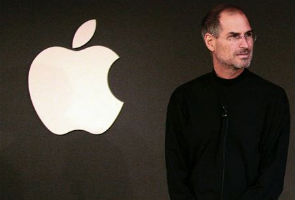 Steve Jobs resigns as Apple CEO