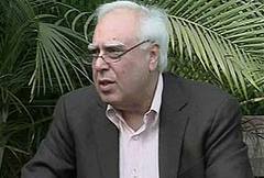 Sibal admits 3G has 'not been successful'