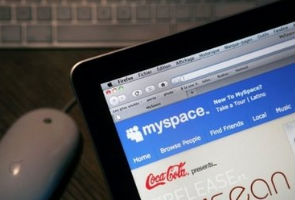 MySpace may trim down to win suitors