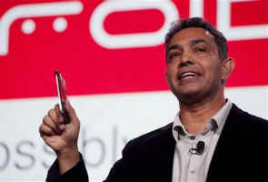 Motorola brings back 'Razr' name for smartphone