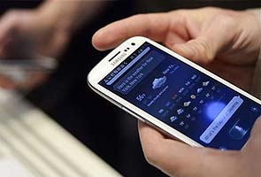 Samsung shares fall further on Apple-Elpida alliance fears