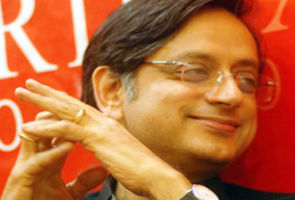 Tech savvy politicos bat for social media