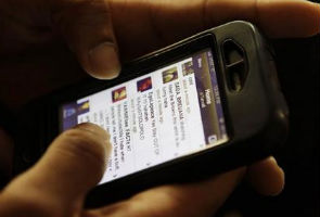 Smartphones under malware attack: Symantec, McAfee