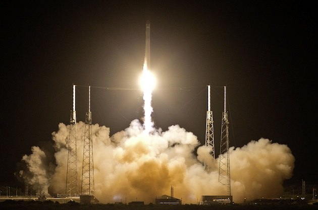 SpaceX craft on way to ISS in first supply run