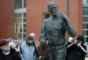 Steve Jobs' statue unveiled in Hungary