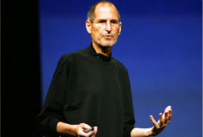 Jobs says Apple made mistakes with iPhone data