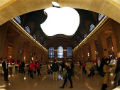 Apple widens its lead in survey of app developers