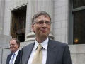 Gates testifies in $1B lawsuit against Microsoft