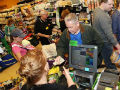 'Cash Mobs' gather to splurge in locally owned stores