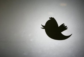 UK man wins 'Twitter threat' appeal 